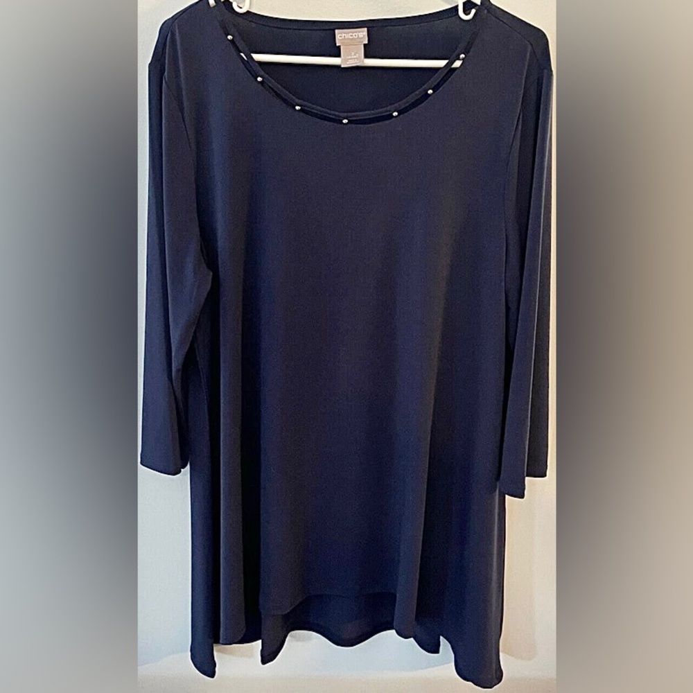🔹 Chico’s Navy Blue Tunic Top, Round Neck, Gold Beads 3/4 Sleeves Size 2, Large